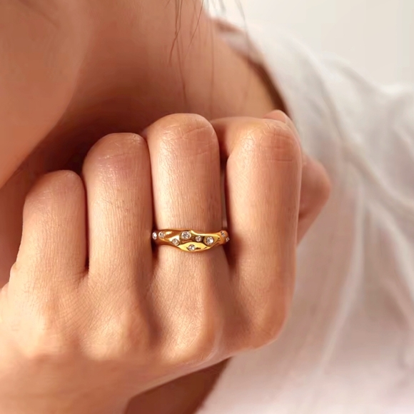 NEW Gold Spaced Diamond Ring - Picture 8 of 9